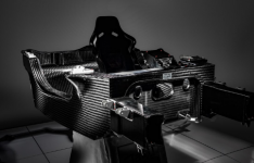 现成的碳纤维底盘是 F1 技术的超级跑车解决方案
